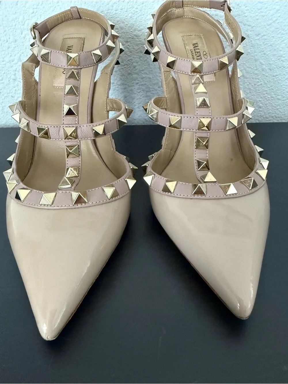 Valentino Garavani Patent Leather Rockstud Slingback Heels Pointed Toe